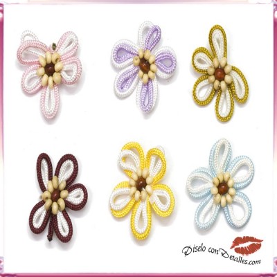 Flor com Bolinhas e Cordão 100 uds